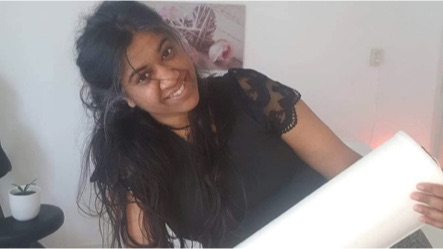 Ramona in haar massagepraktijk